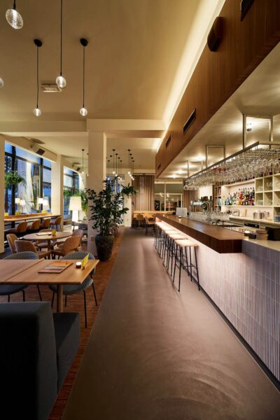 BIO Concrete gietvloer - Stadscafé Schouwburg Tilburg Gietvloer kleuren